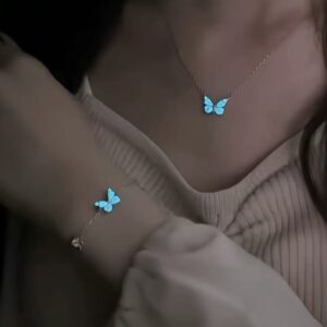 (B)Butterfly necklace and bracelet